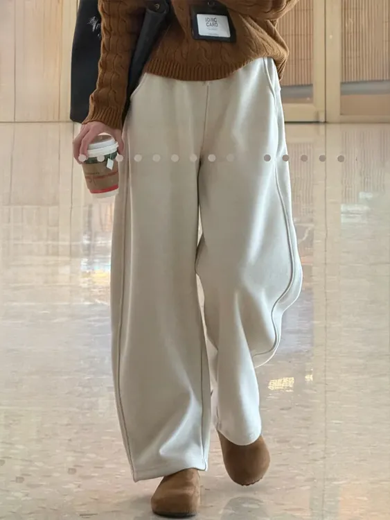 老钱风米杏色休闲裤子女秋冬新款大码胖mm宽松显瘦加绒弯刀运动裤