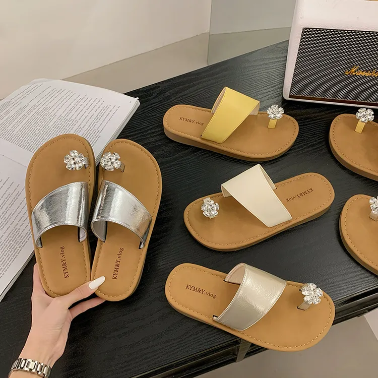 法式仙女风夏季外穿水钻套趾软底平底女拖鞋网红舒适休闲百搭女士