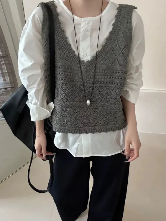 SUSU•【香草可颂】韩系V领镂空背心两件套