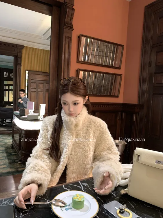 富人区4.0环保毛毛外套女中长款羔羔毛皮毛一体立领修身版