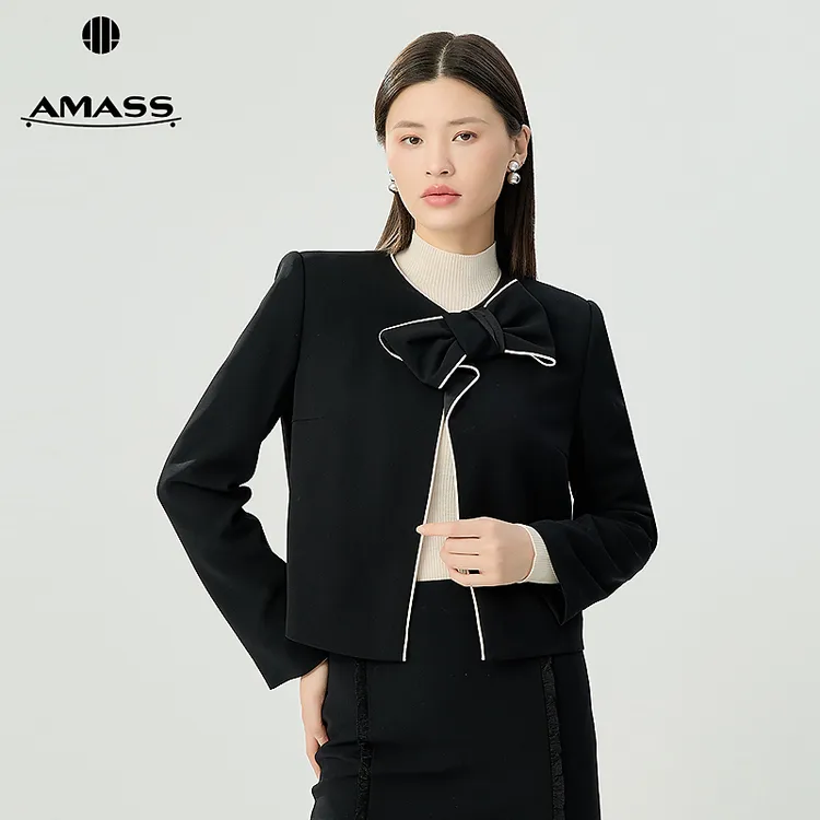 阿玛施AMASS新款圆领蝴蝶结装饰气质直身版小香风短款外套540021