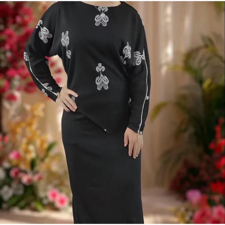 2025新款印花重工旗袍连衣裙方领长袖设计女御姐风气质小黑裙