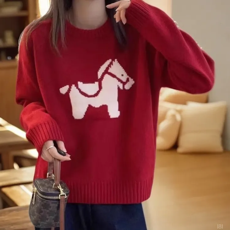 红色卡通小马提花毛衣女2025秋冬新款韩系慵懒风小众百搭针织上衣