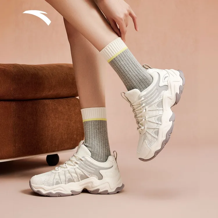 安踏鹿踪丨户外风复古休闲鞋女鞋2025冬季新款软底休闲鞋运动鞋