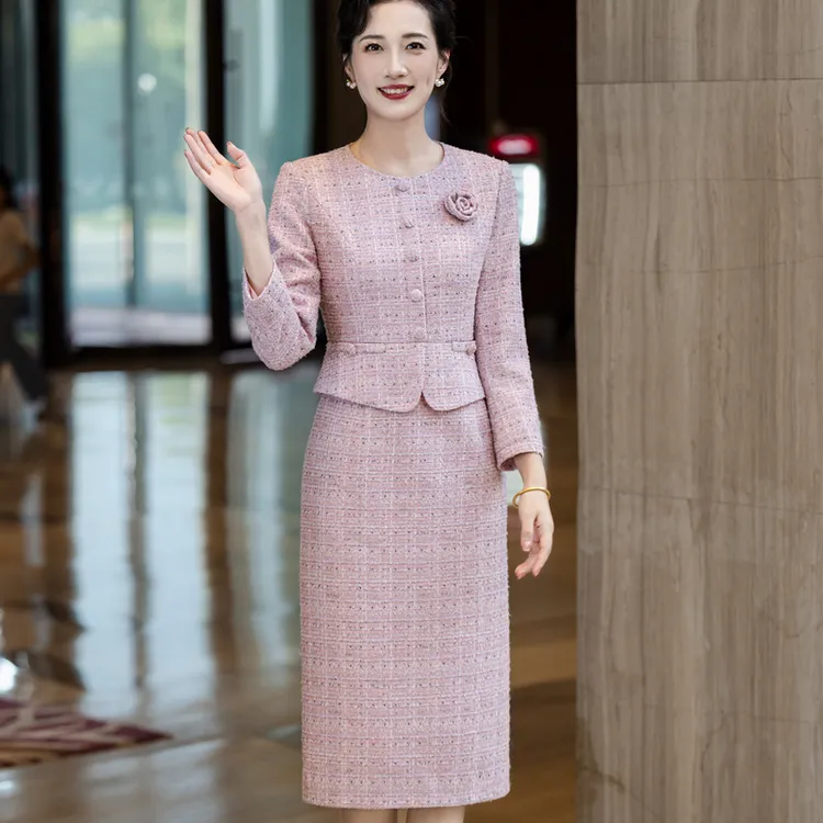 十月份国庆喜婆婆婚宴装2025新款婚礼妈妈礼服连衣裙假两件套装秋