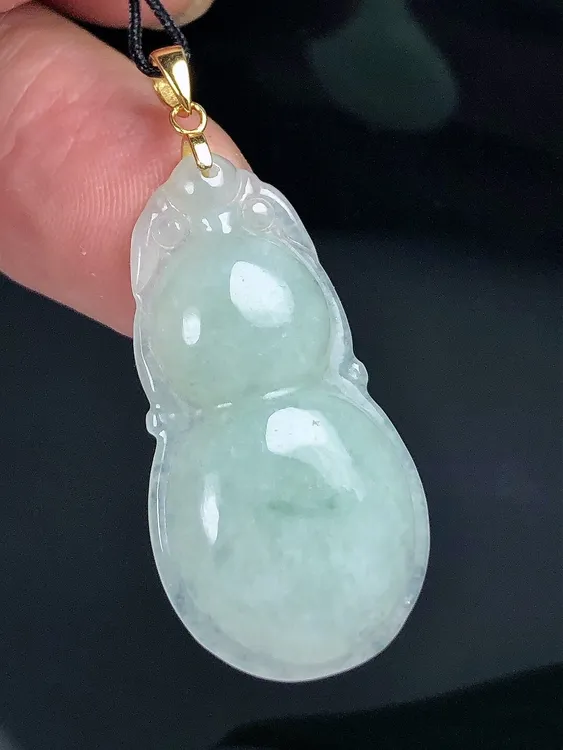 缅甸天然翡翠A货，925银扣镶嵌冰润葫芦吊坠精美冰透满绿正品玉坠