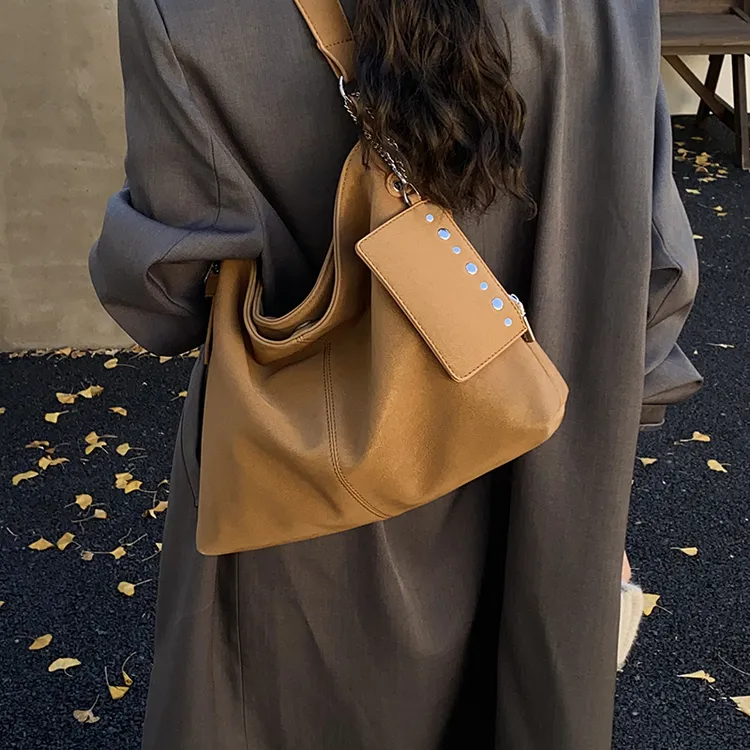 大容量包包女2025新款百搭斜挎包爆款质感通勤包学生党装书单肩包