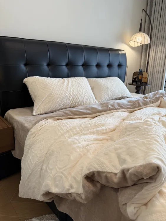 新欧式烂花6D雕花纯色牛奶绒简约款四件套