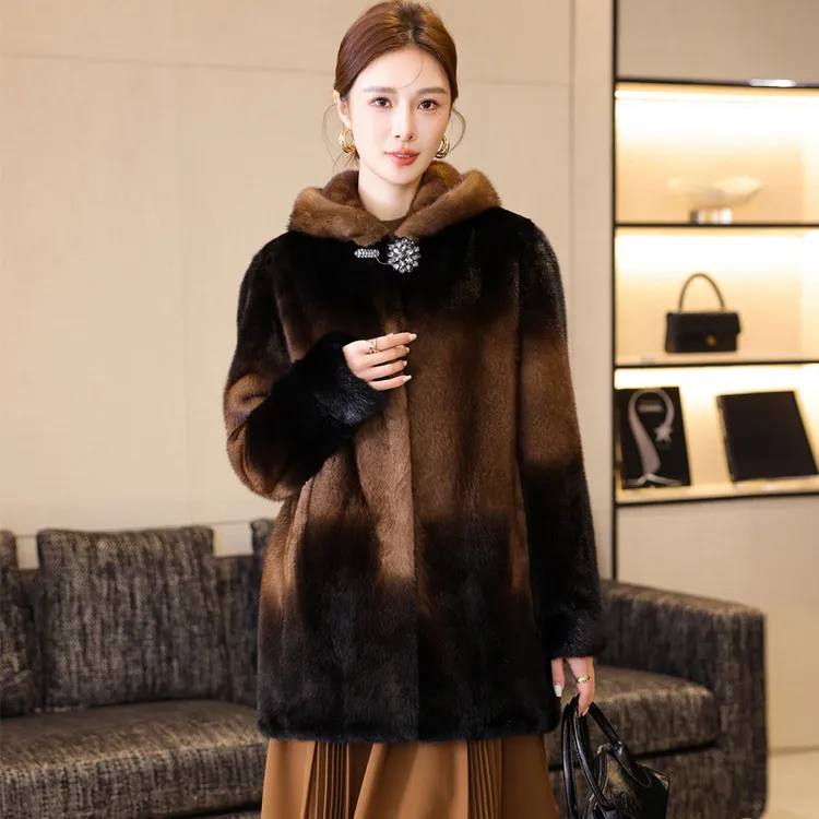 2025新款海宁女士皮草裘皮大衣妈妈装大码水貂中长款连帽整貂外套
