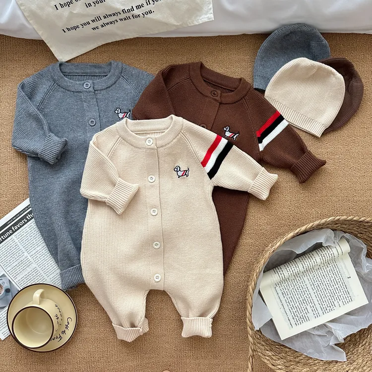 婴儿连体衣秋冬毛衣宝宝爬服春秋欧若风新生儿外出服腊肠狗刺绣