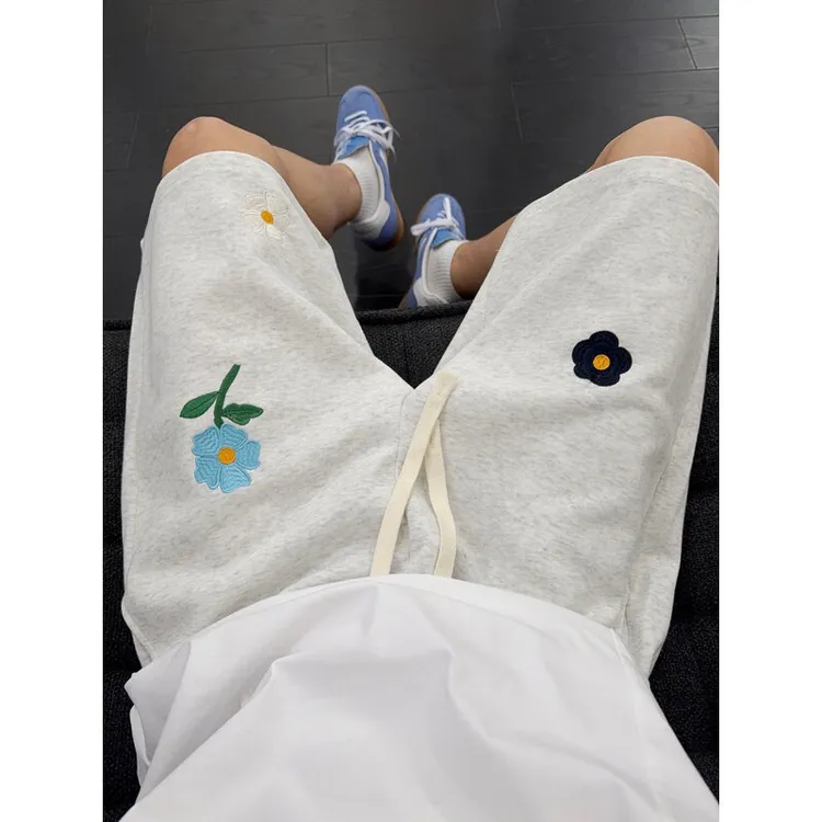 【大重码】美式ins高街刺绣小花休闲显瘦休闲裤运动短裤刺绣五分裤 