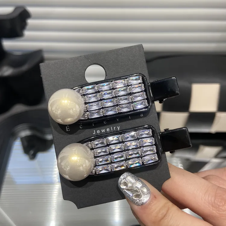 E4214单只 闪亮大水钻重工合金鸭甜美气质边夹高级边夹女