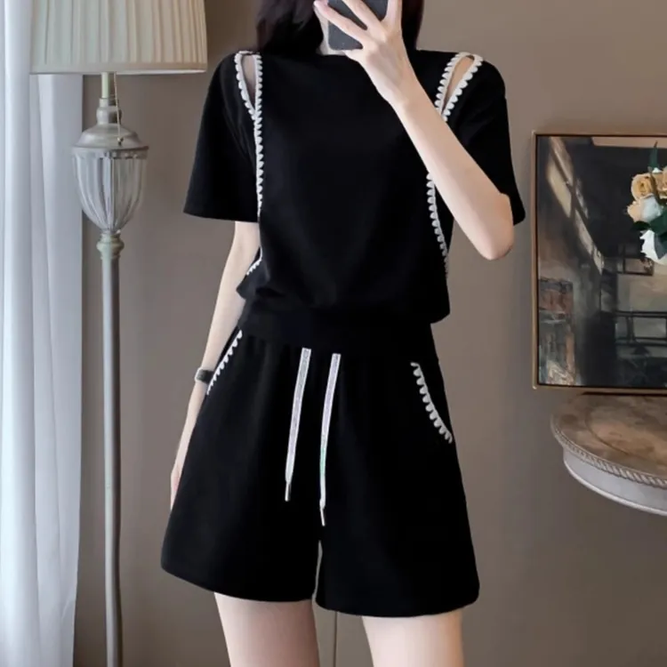 大码运动休闲套装女夏2025新款减龄洋气小个子露肩短袖短裤两件套
