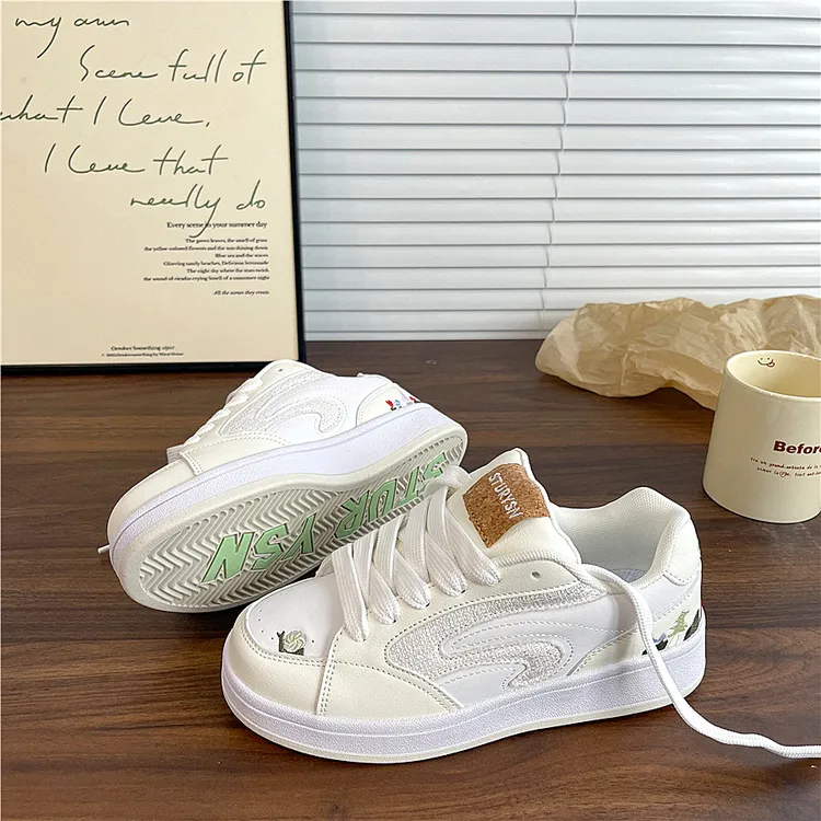 米白色韩版原创小众百搭板鞋ins潮2025冬季新款休闲小白鞋面包鞋