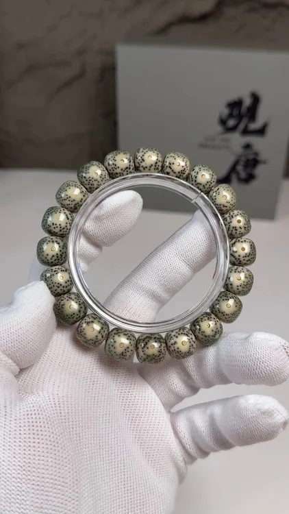 精挑精选星月菩提_12x11_青花月留白石玉料手串