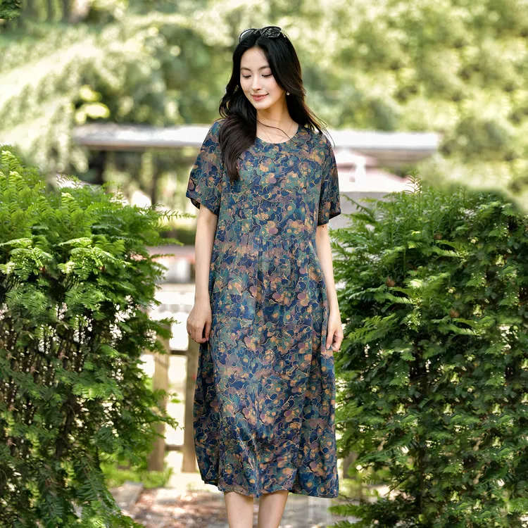 2025夏季新款棉绸连衣裙女人造棉中长款时尚宽松大码外穿度假裙子