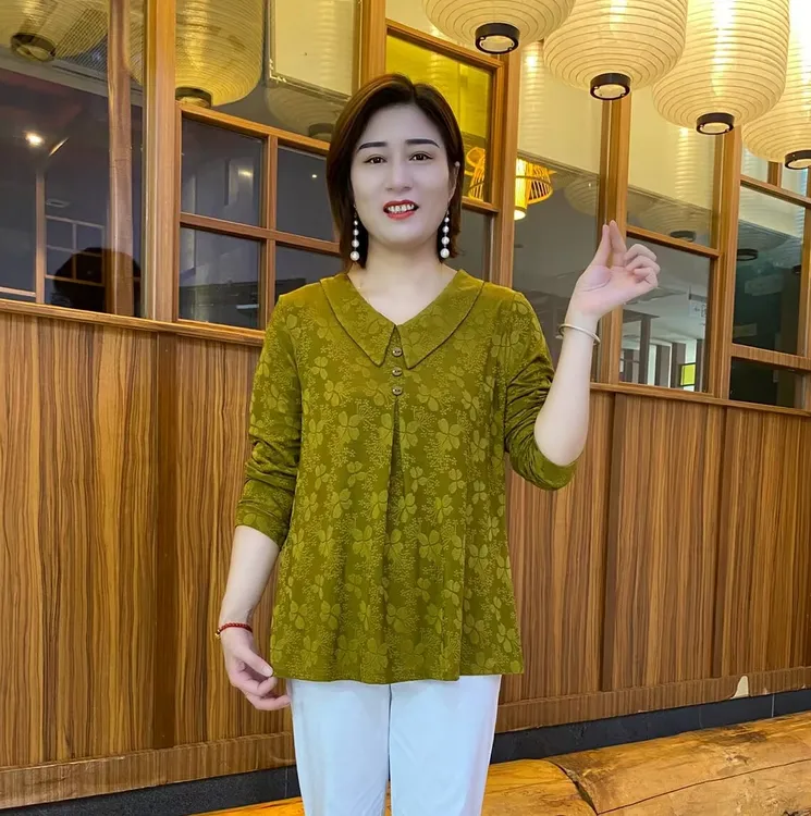 秋季长袖新款时尚娃娃领中老年女装女装洋气百搭显瘦中长上衣