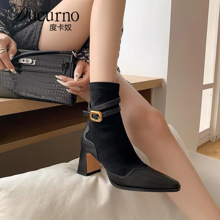 法式方头粗跟小众拼接弹力瘦瘦靴大尺码交叉扣带气质黑色高跟短靴