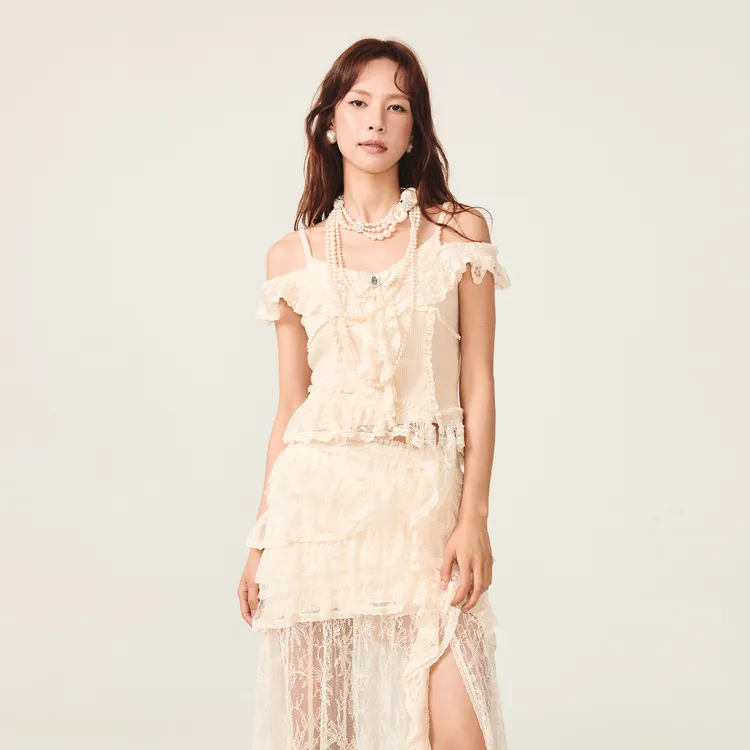 lefame拉飞姆2025冬季新款蕾丝拼接针织吊带通勤