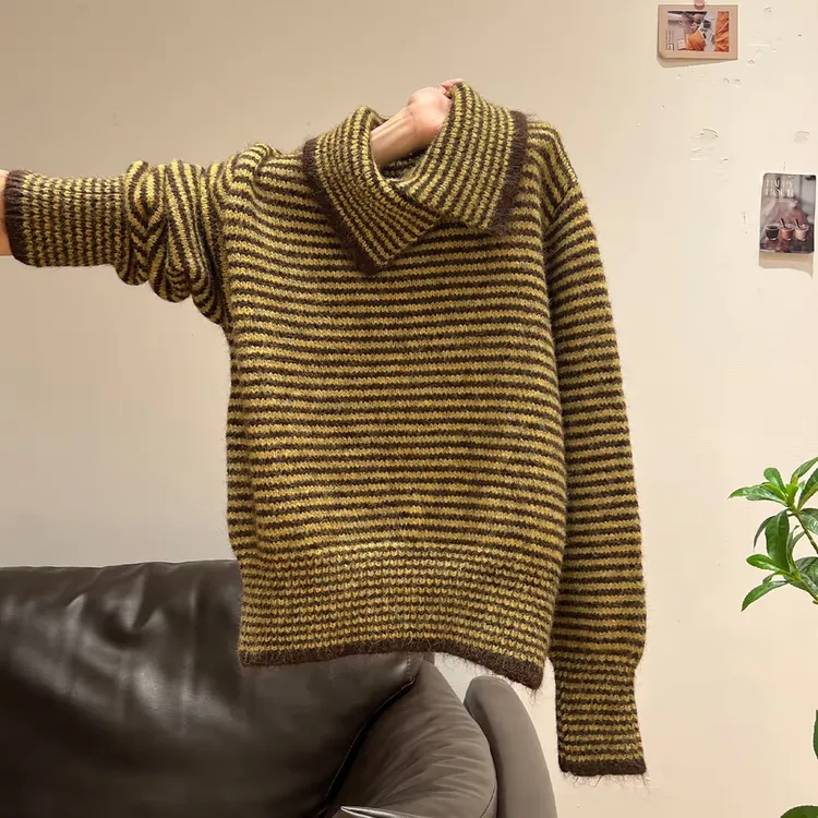 小婉薇 翻领条纹宽松针织毛衣长袖秋冬新款穿搭慵懒高级感上衣女