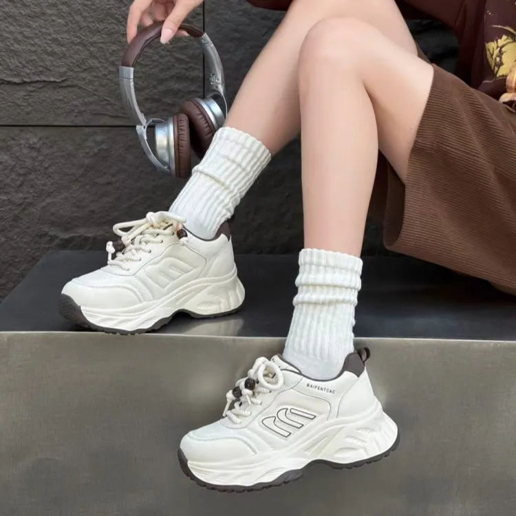 时尚休闲厚底小众圆头百搭简约老爹鞋女2025秋冬季新款轻便运动鞋