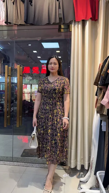 夏季中年妈妈装收腰中长款短袖台湾纱洋气碎花连衣裙