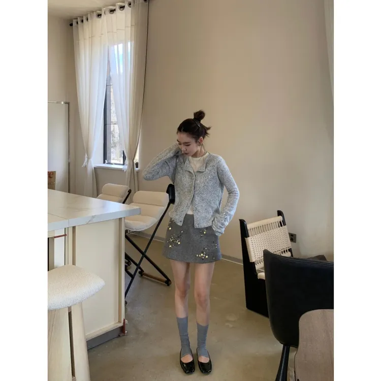 韩系温柔风气质减龄长袖针织开衫女秋季设计感时尚百搭短裙两件套