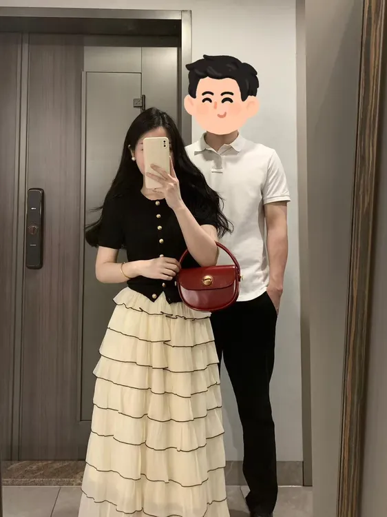 2025春夏新款韩系简约气质黑色短袖针织衫小香风白色蛋糕裙子套装