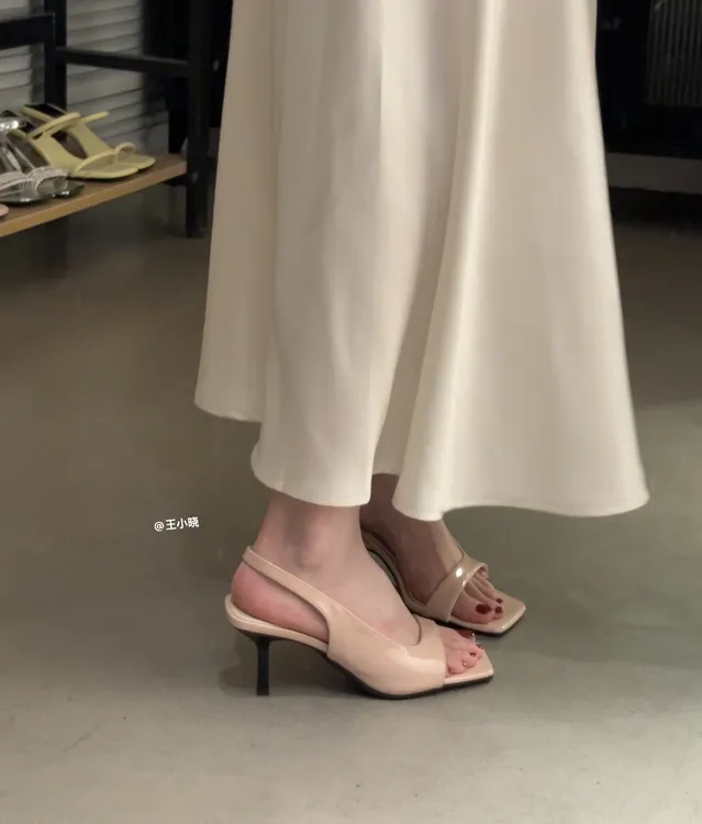 2025夏新款法式一字带露趾凉鞋女方头细跟高跟鞋气质配裙凉拖鞋