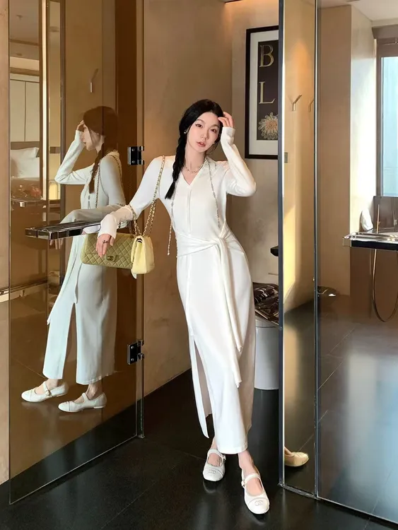 白色轻熟长款显瘦长袖连衣裙时尚长裙气质收腰轻奢小众秋季法式