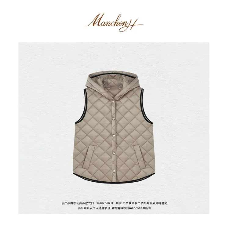 曼辰manchenh"浮影雕格"BC双色拼手工钉珠菱格连帽夹棉马甲