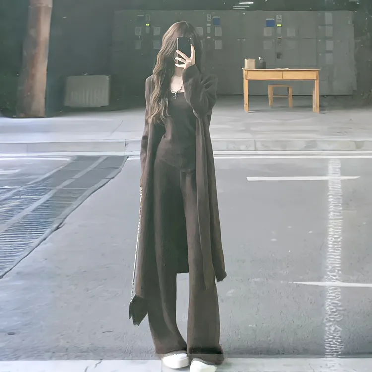 欧货时尚套装女秋2025新款气质软糯针织显瘦背心开衫阔腿裤三件套