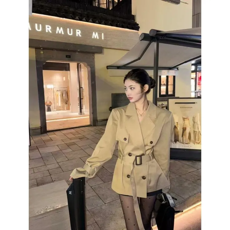 秋季高级感风衣外套女秋季新款女装卡其色英伦风收腰短衣AM25310