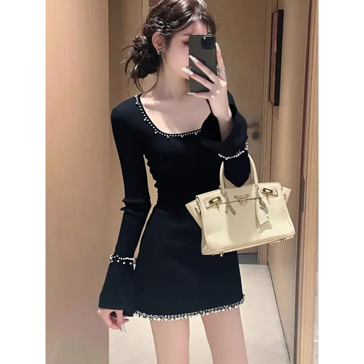 温柔富家千金穿搭重要场合轻奢高级感巨好看小香风黑色连衣裙显瘦