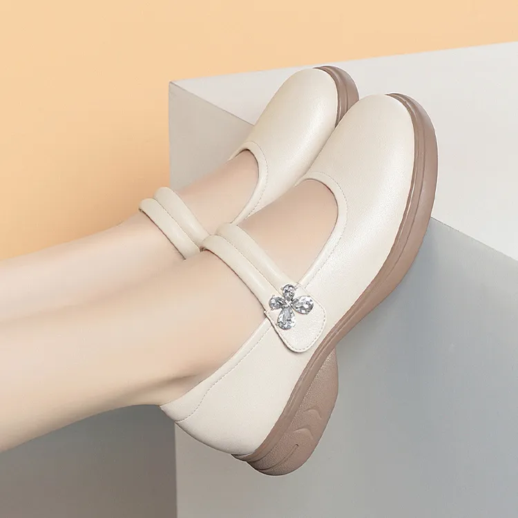 软底妈妈鞋秋季新款软皮舒适不累脚女鞋子百搭女单鞋中老年皮鞋