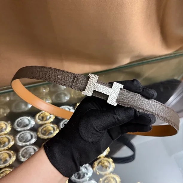 新款女士高档皮带休闲工字扣H扣牛皮腰带潮流时尚休闲百搭韩装饰