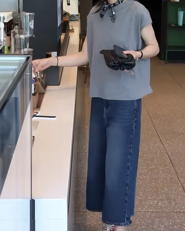 新款时尚洋气精品百搭女装Y1358