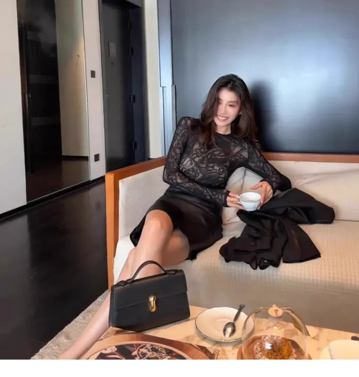 夏季流行穿搭一整套女2025新款高级感上衣设计感高腰半身裙两件套