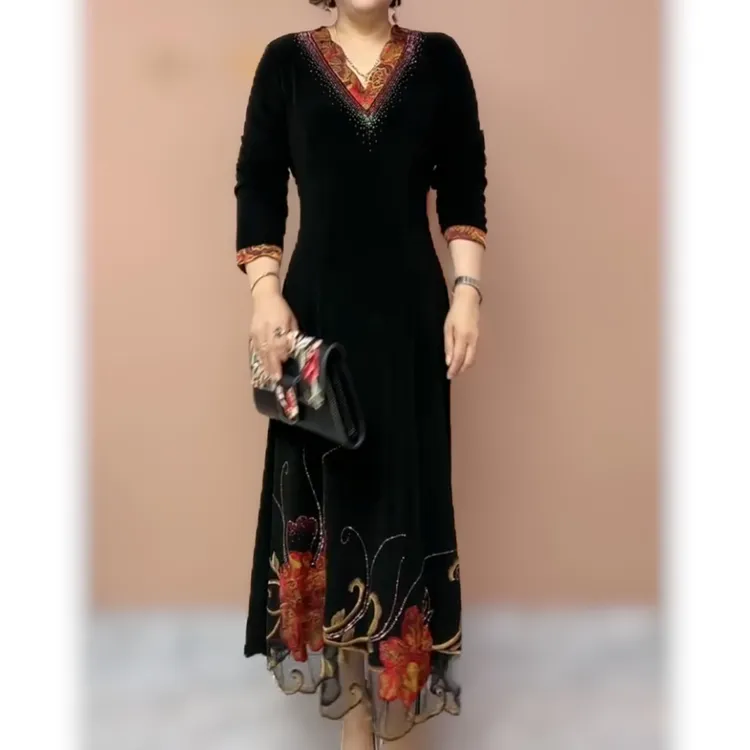 高端高贵优雅中年妈妈洋气大码刺绣连衣裙收腰显瘦遮肚过膝长裙