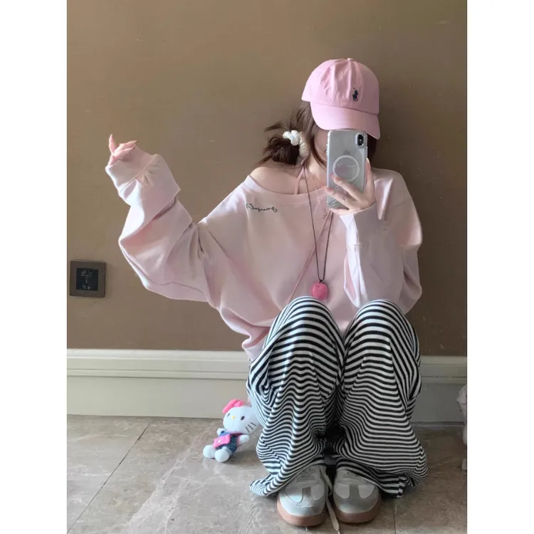 韩系斜肩卫衣休闲套装女秋季粉色多巴胺宽松长袖条纹阔腿裤两件套