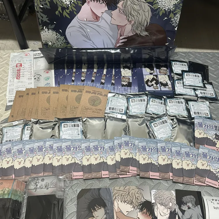 水边之夜快闪现货 韩漫 随机卡 吧唧 拍立得 四宫格 大转盘