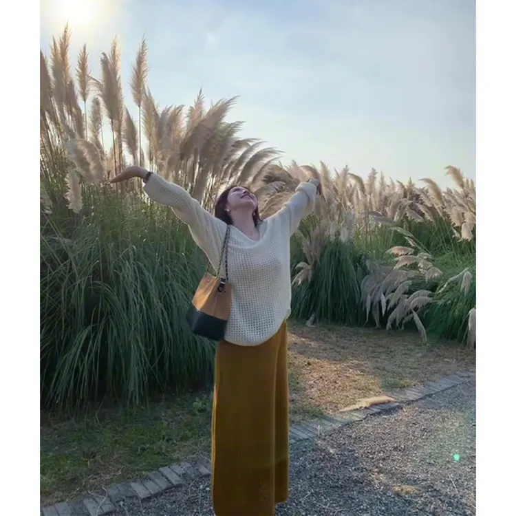 MARIE.COCO秋季新款v领镂空长袖针织衫女高腰显瘦拼接半身裙套装