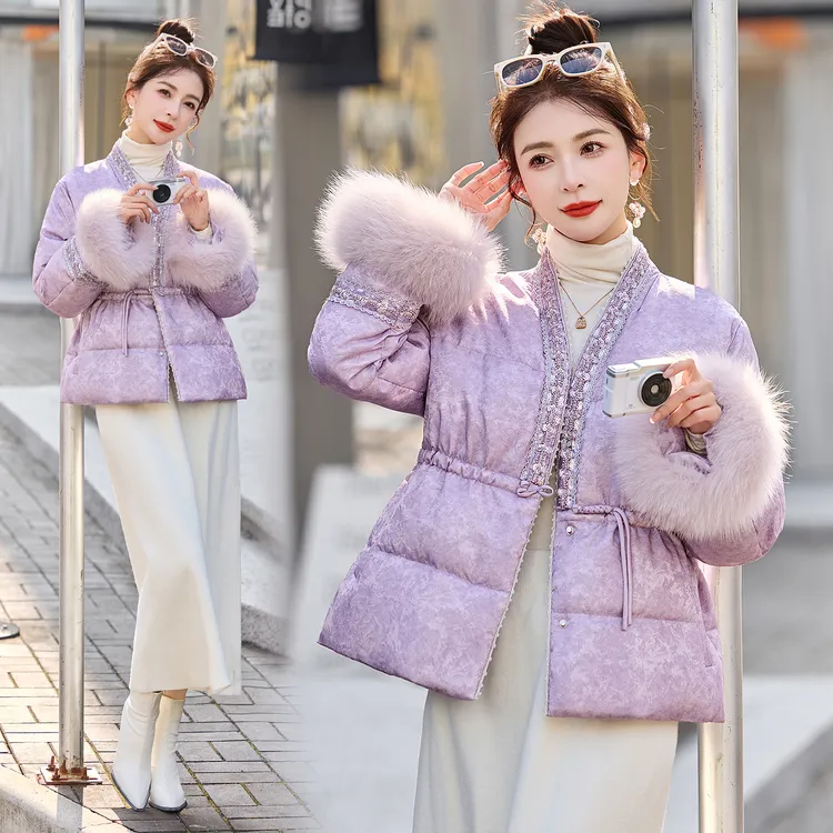 新中式国风复古盘扣刺绣亮片收腰显瘦狐狸毛中长款白鸭绒羽绒服女