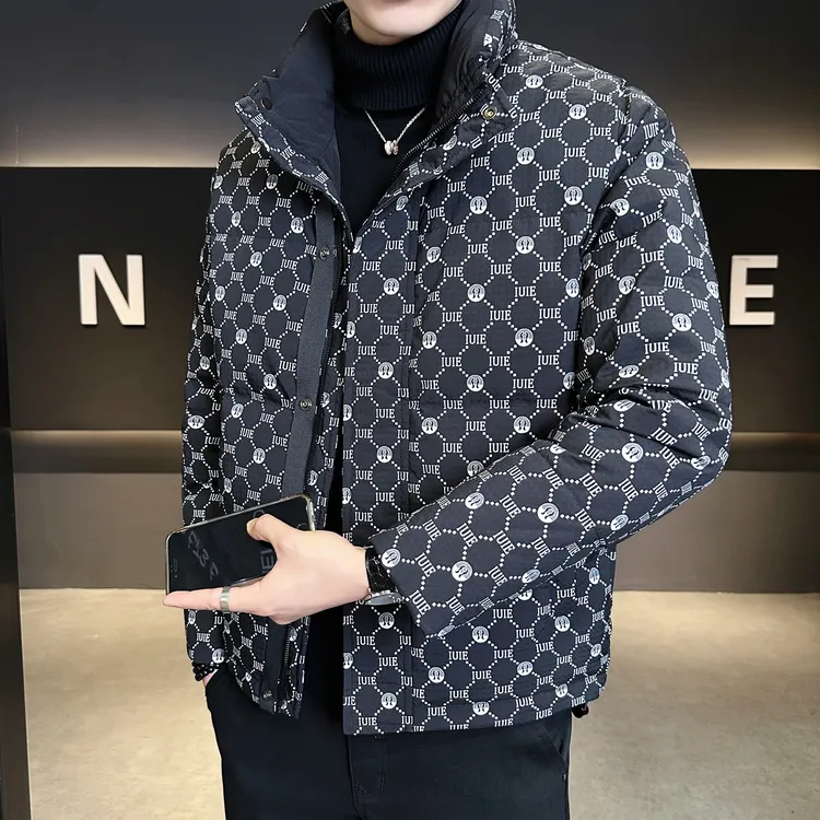 高端轻奢立领男士羽绒服冬季新款潮牌高级感字母设计休闲加厚外