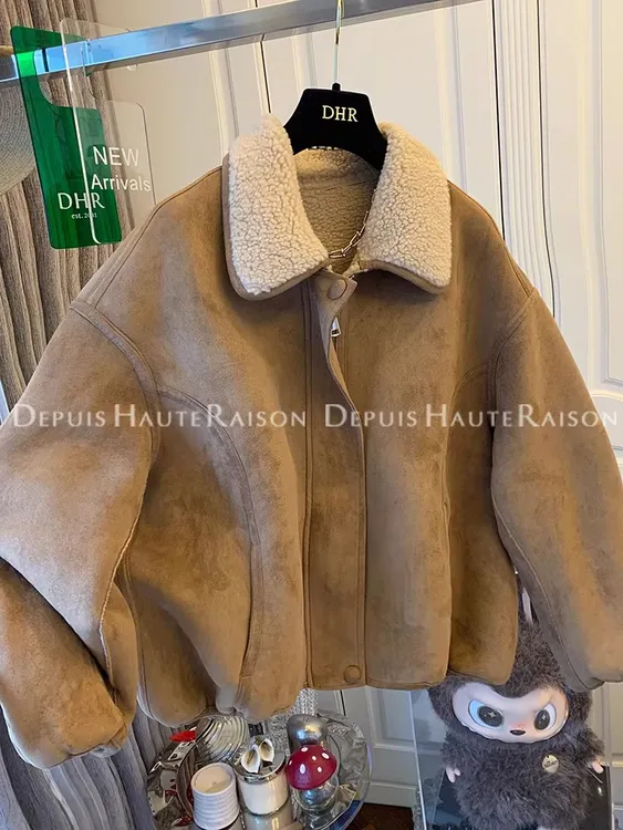 2026春季韩版巴恩风羊羔绒短款外套女设计感复古皮毛一体夹克上衣