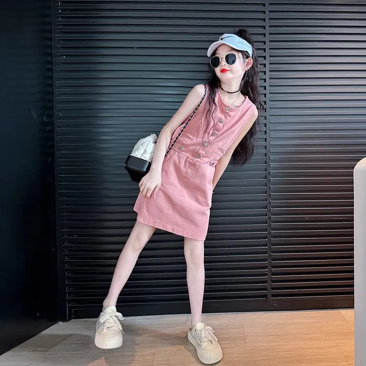 女童夏季连衣裙2025新款儿童休闲牛仔裙时髦夏装小女孩无袖背心裙