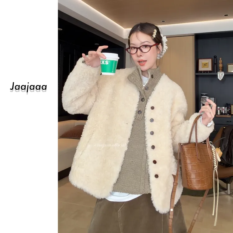 Jaajaaa北欧初雪 全羊毛冬季简约纯色V领气质百搭一体毛外套/IHH