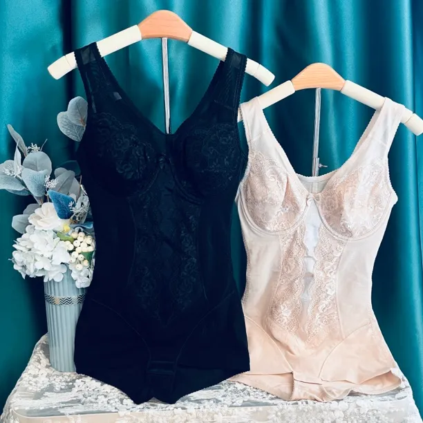 韩单高端紧版塑型连体衣有钢圈薄棉杯托胸侧收收腹提臀美体塑身衣