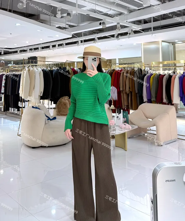 大码褶皱秋冬新款纯色简约横纹针织上衣显瘦百搭舒适T恤