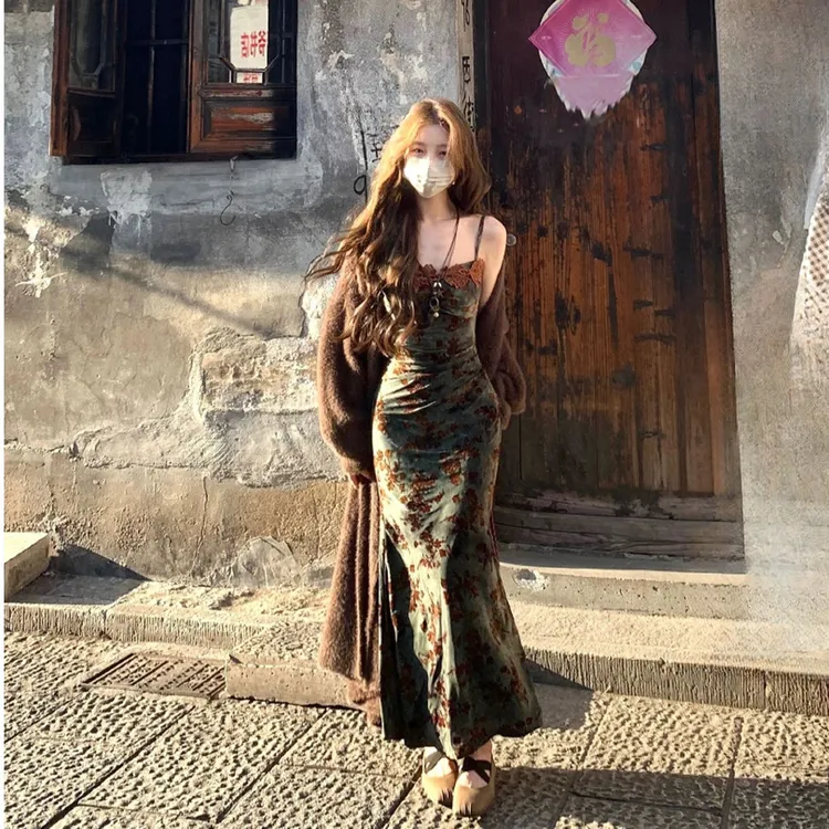 【现货运费险】秋冬新款琼枝玉露 蕾丝边碎花裙长款丝绒裙套装百搭